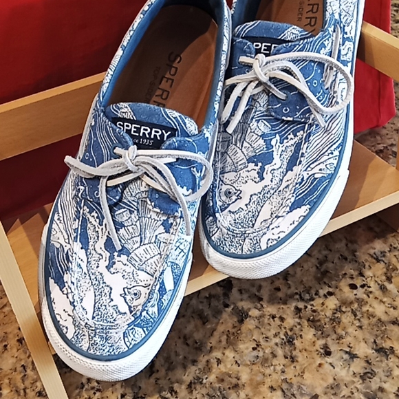 SPERRY Top Sider Men's Bahama Coral Print. Blue & White. Boat Shoes. Size 8. - Picture 2 of 16